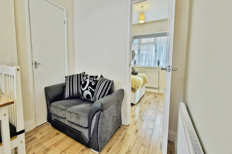 leytonstone_1000159419-01